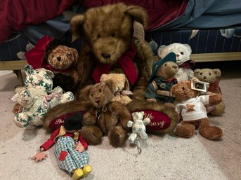 R6 Lot Of Stuffed Bears, 100th Anniversary Teddy Bear, Park Ranger Teddy Bear, Floral Teddy Bear And More, Cer