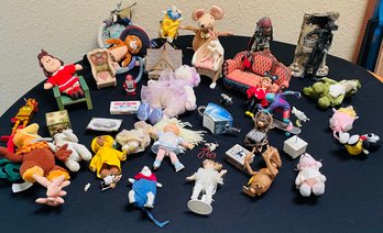 R2 Collection Of Figurines Of Children's Themes