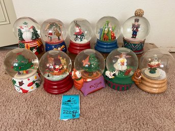 R5 Collection Of Musical  Snow Globes