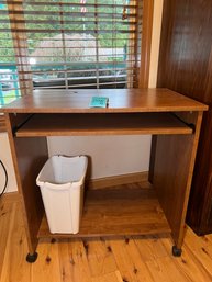 R1 Rolling Computer Table With  Pull Out Keyboard Tray