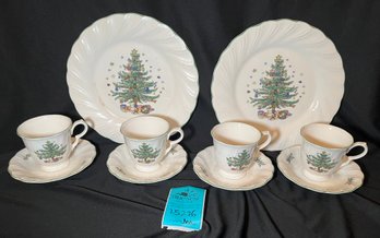 R1 Vintage Nikko Japan Ceramics Happy Holidays Two Dinner Plates And Four Cup And Saucers