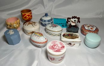 R6 Collection Of Trinket Or Ring Boxes And Two Egg Cups