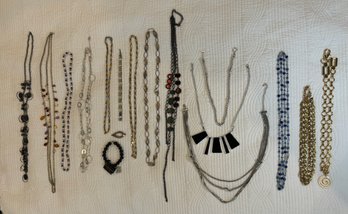 R1 Costume Jewelry Lot To Include A Jewelry Organizer And Hanger