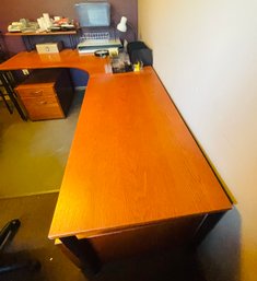 R7 Office Executive Desk