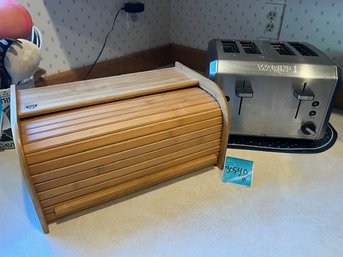 R3 Waring Toaster And Wood Bread Keeper With Roll Top 15in X 8in X 7.5in