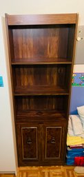 R8 Pressed Wood Shelving Unit With Small Cabinet