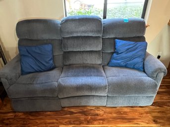 R5 Dual Reclining Three Seat Couch With Fold Down Center. 40in Tall 81in Wide 40in Deep