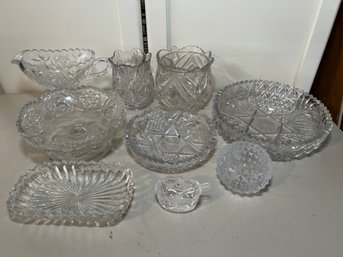 R4 Set Of Glassware, Cups, Ashtrays, And Trays