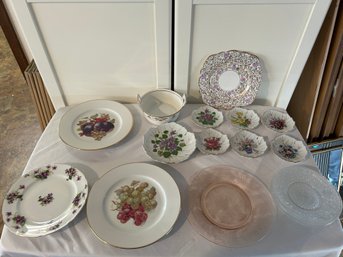 R4 Set Of 7 Floral Plates In The Shape Of Leaves, Flower Bowl, Set Of Three Glass Plates, Gold Rimmed Flower P