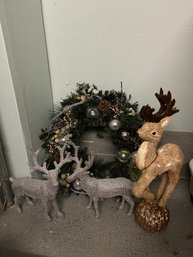 R11 Christmas Decorations, Holiday Door Mats And Runner, And Other Christmas Items