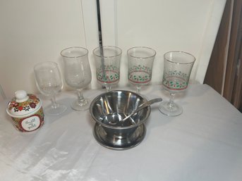 R4 Set Of Three Mistletoe Wine Glasses, Christmas Themed Wine Glass, Small Wine Glass, Floral Sugar Jar