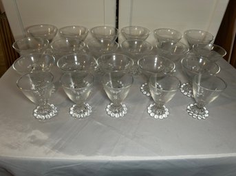 R3 Set Of 17 Wide Rim Wine Glasses, Set Of Five Smaller Wine Glasses