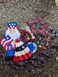 R11 Fourth Of July And USA Decorations And Items