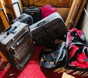R10 Lot Of Suitcases, Dufflebag