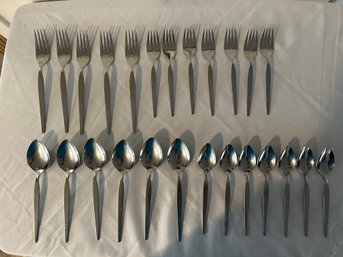 R4 Set Of Silverware, 13 Spoons, 12 Forks