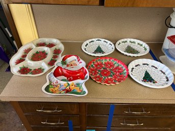 R1 Lot Of Christmas Plastic Dishes, 12 1/2in Tupperware Divided Snack Tray, 15/16in Metal Trays