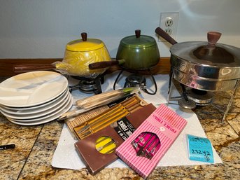 R3 Vintage Party Night - Two Fondue Pots, Chafing Dish, Fondue Plates, Fondue Forks And Skewers