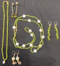 RM6 Set Of Jewelry To Include Two Necklaces And Three Pairs Of Earrings