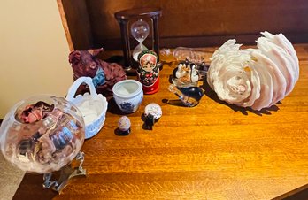 Rm9 Large Wax Candle Holder, Hourglass, Potpourri Figurines, And Other Glass Figurines