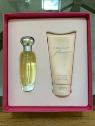 R3 Stee Lauder Body Lotion And Perfume Set