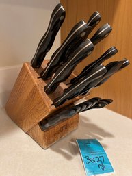 R3 Cutco Knives In Knife Block.  Please See Photos For More Details