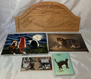 R1 Cat Themed Decorative Lot To Include Some Wall Art, A Wooden Relief Sign, And A Small Notebook/journal