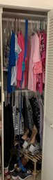 RM9 Womens Size 7 Assorted Shoes, Assorted Womens Clothing, Wooden Shoe Rack