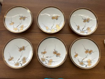 R3 Set Of Six Gold Rim Plates With Unique Design