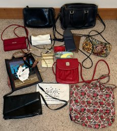 R5 Purse And Hat Lot To Include Brands Such As Liz Claiborne, Michael Green, And More