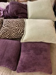 RM9 Assorted Throw Pillows, 2 Throw Blankets, Duvet Cover, Bed Linens, Comforter, King Size Pillow Shams