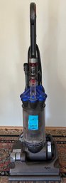 R3 Dyson DC33 Vacuum, Works At Time Of Lotting