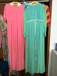 R6 Mixed Lot Of Woman's Clothing Includes Vintage Dresses