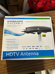 R0 Winegard Rayzar Z1 Local HD And Digital Broadcast TV Antenna, 30 Amp Generator Cord, 50 Amp Charger