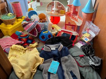 R6 Collection Of Childs Toys And Clothing.  Please See Photos For More Details