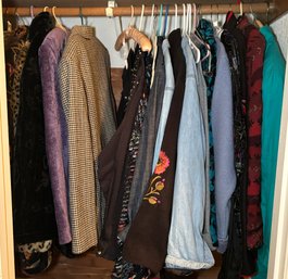 R4 Vintage Womens Closet Lot, Hanging Only