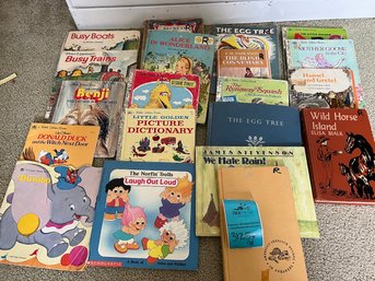 R6 Mix Of Childrens Books - Large Number Of Vintage.   Not Everything Photographed