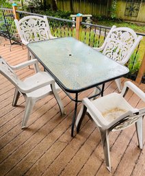 R00 Patio Table And Four Chairs