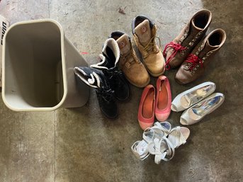 R0 Mens And Womens Boots And Shoes, And Trash Bin