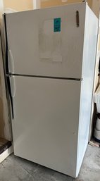 R0 Hotpoint No-frost 20.6 Cu. Ft. Refrigerator Freezer