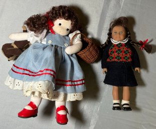 R1 Musical Wind Up Dorothy And Toto Doll, American Girl Doll Molly, Wizard Of Oz Hallmark Keepsake Christmas O