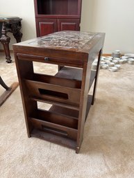 Hammary Chairside Table With Marble Top And Two Pull Out Shelves