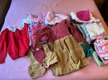 R4 Box Of Vintage Children's Clothing.  Health Tex, Sears.  Please See Photos For More Details