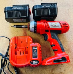 R0 Black & Decker Fire Storm Cordless Drill W/two Batteries And Charger