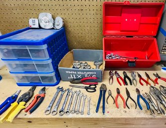 R0 Lot Of Tools Screwdrivers, Wrenches, Drivers, Tape Measures, Pliers, Vice Grips, Wire Cutters