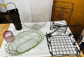 R0 Assortment Of Wire Baskets, Hanging Decorative Items