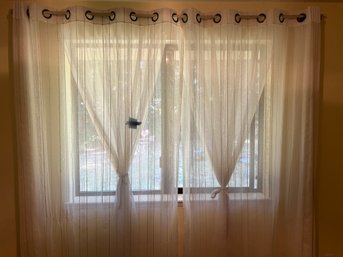 R4 White Curtains, Background Items Are Not Included