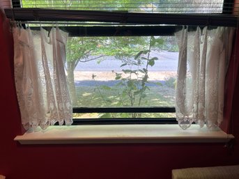 R6 Small White Curtains With Pole