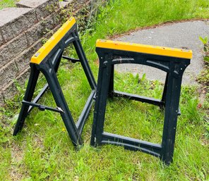 R00 Pair Of Foldable Sawhorse Tables