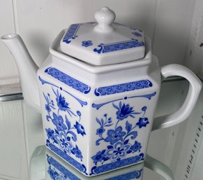 RM1 Lot To Include Toscany Collection Teapot And Boston Trading Warehouse Corp Vase