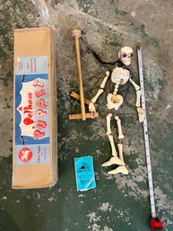 Pelham Puppet SL18 Skeleton